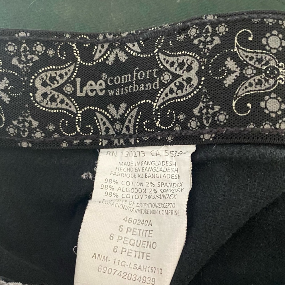 Black Cargo Capri - image 3